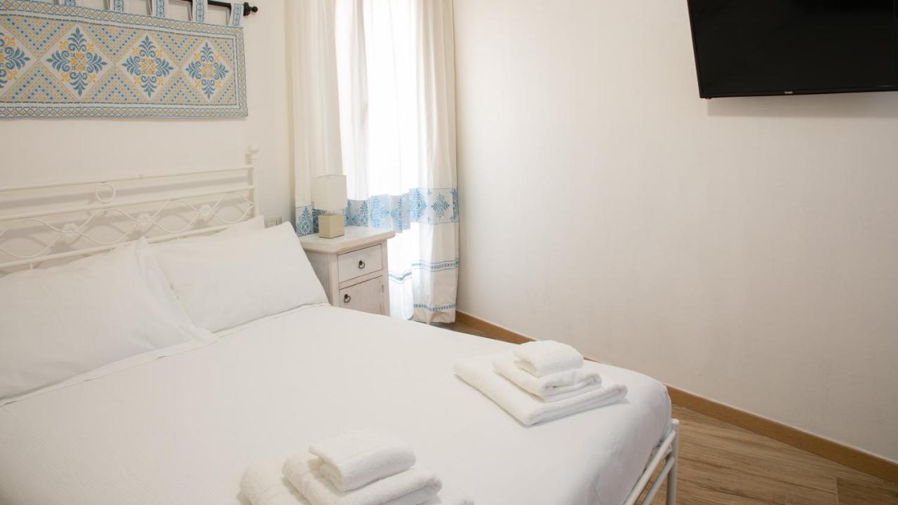Sardinian Gallery Fonte Bosa Room photo